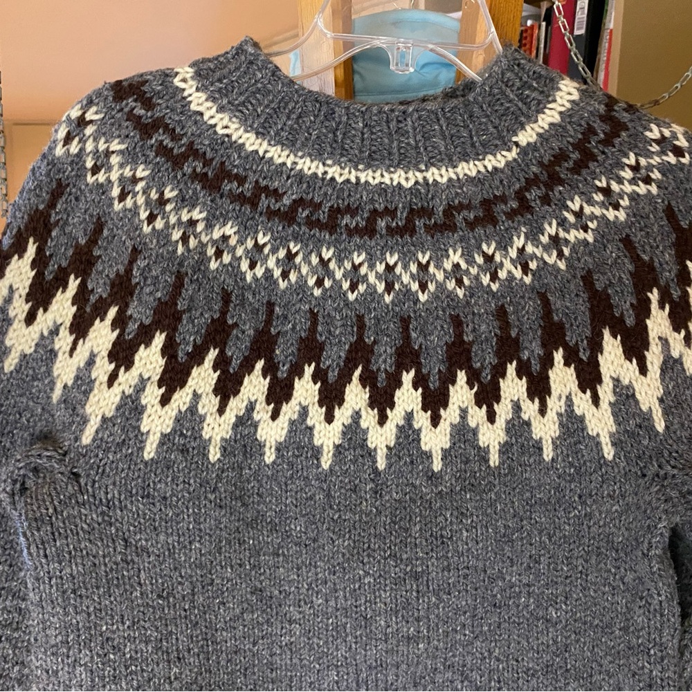 Hand knit wool sweater - Picture 3 of 3